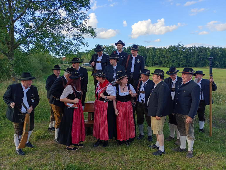 008 aufstellen zum Gruppenfoto